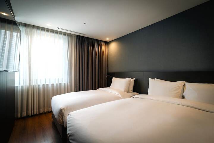 Room 12 of 57
