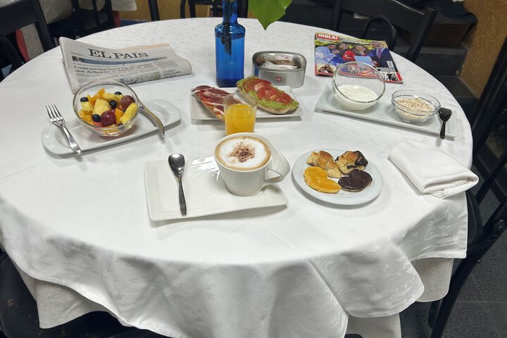 Breakfast/Coffee Service 7 of 23