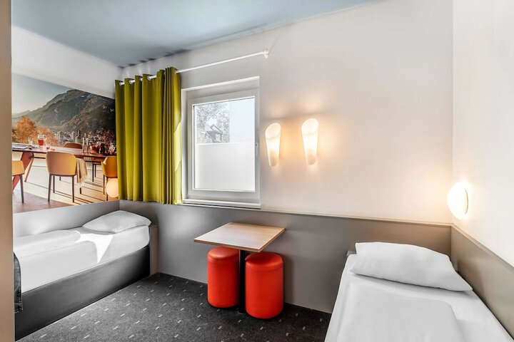 Room 15 of 25