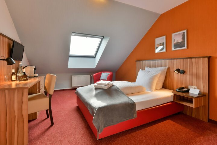 Room 18 of 31