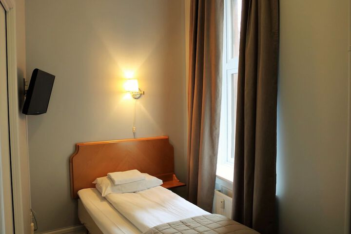 Room 14 of 60