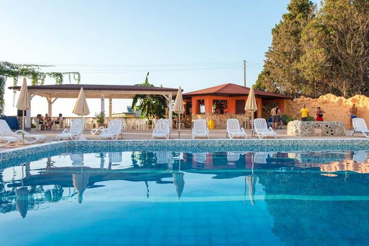 Pool 56 of 89