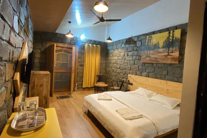 Room 4 of 14