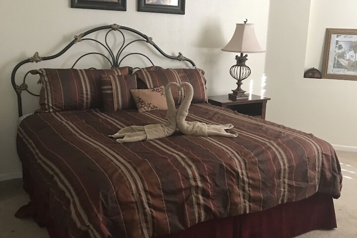 Room 6 of 92