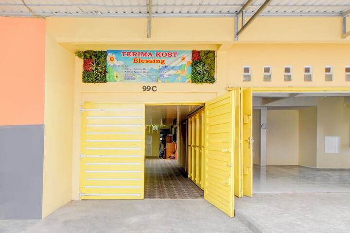 Image of Hotel O Alun-Alun Purwokerto Near Gor Satria Purwokerto Formerly Guest House Blessing