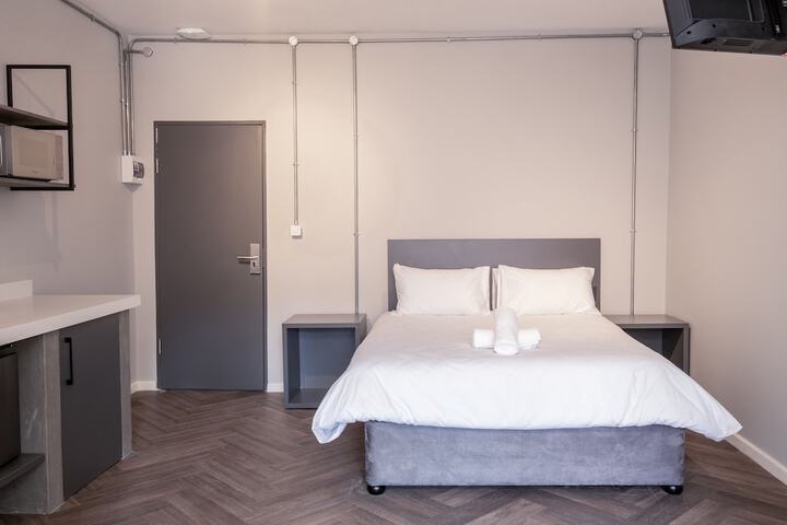 Room 17 of 42