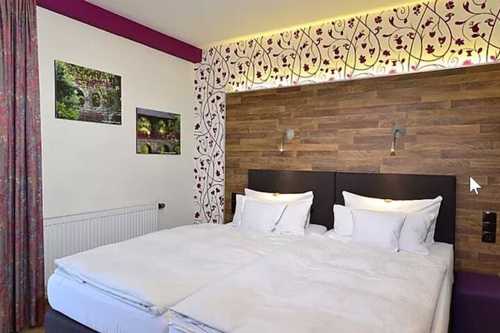 Room 5 of 39