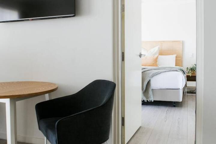 Room 13 of 33