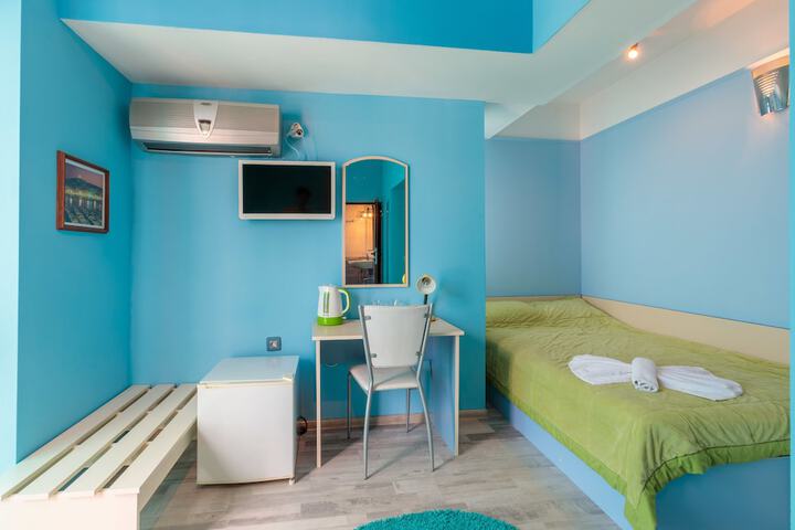 Room 6 of 56