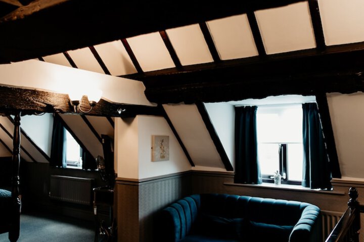 Room 34 of 43