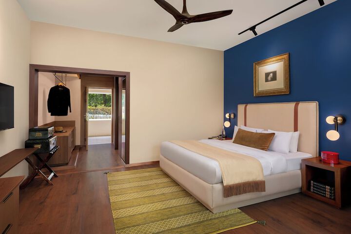 Room 9 of 26