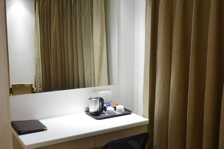 Room 32 of 70