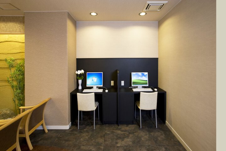 Business Center 23 of 24