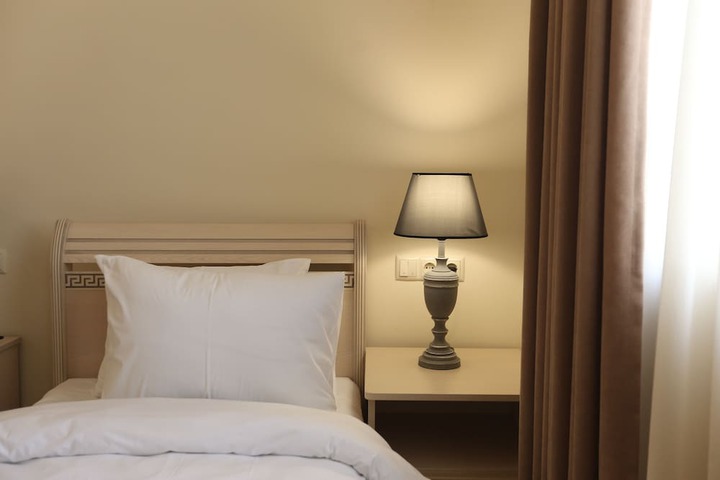 Room 4 of 27