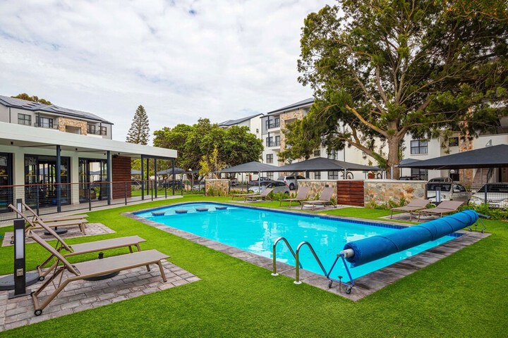 Pool 12 of 27