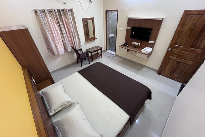 Room 2 of 39