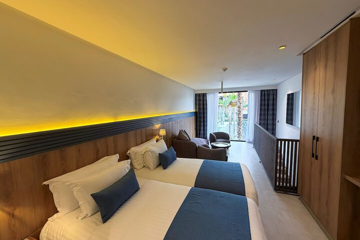 Room 17 of 117