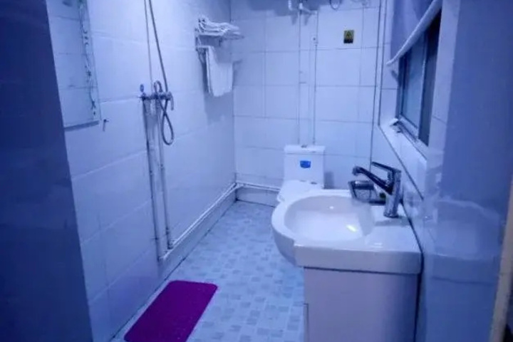 Room 9 of 9