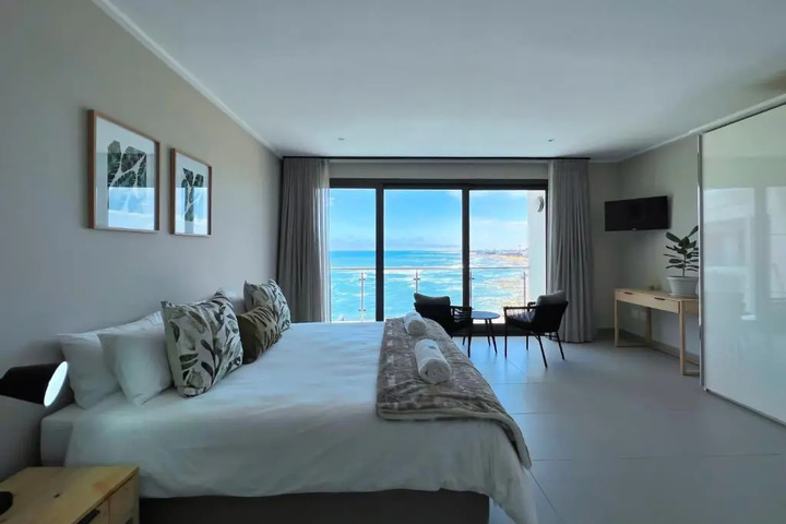 Room 4 of 20