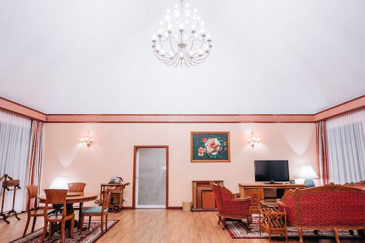 Room 25 of 101