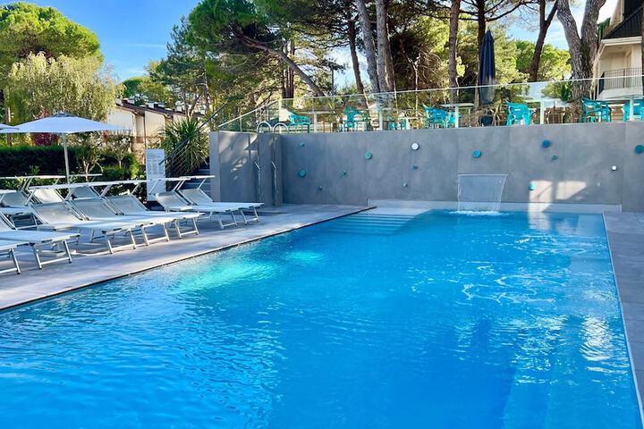 Pool 66 of 96