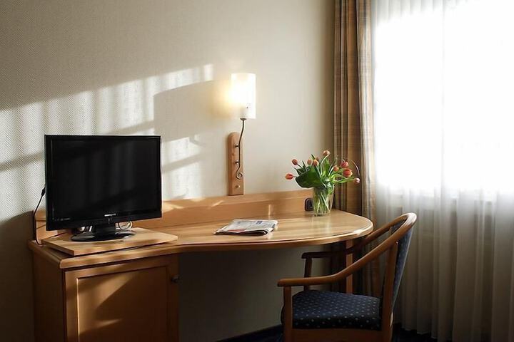 Room 4 of 15