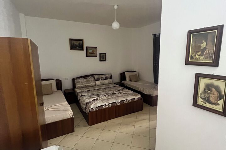 Room 14 of 16