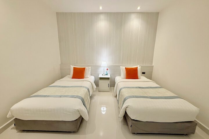 Room 20 of 106