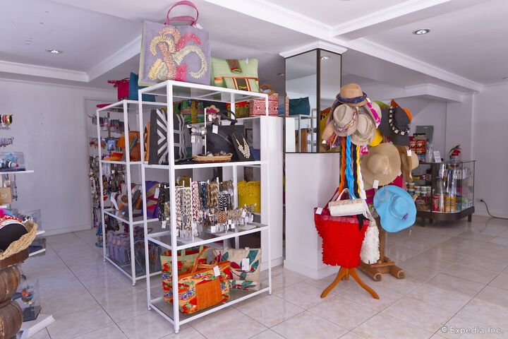 Gift Shop 114 of 164