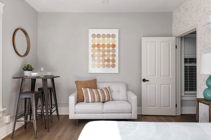 Room 183 of 285