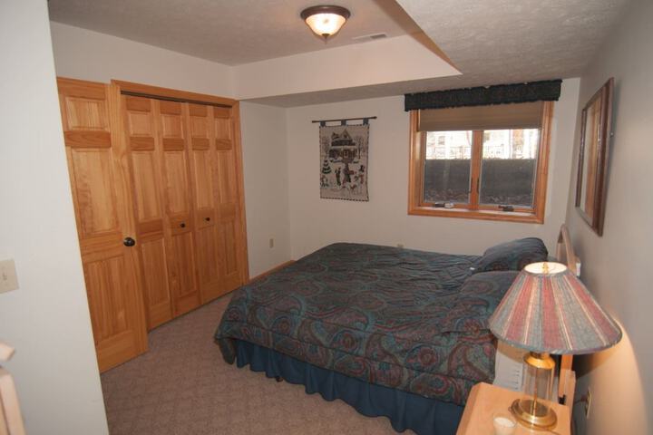 Room 4 of 35