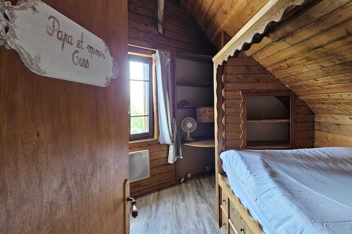 Room 12 of 162