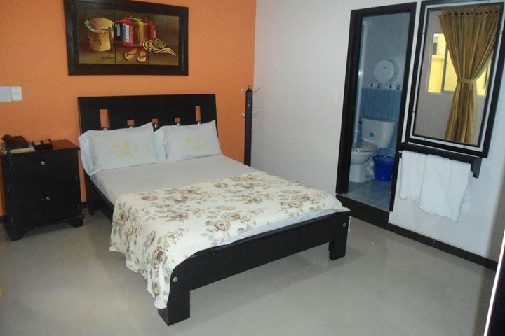 Room 5 of 18