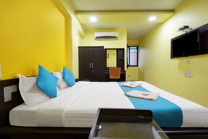 Room 16 of 38