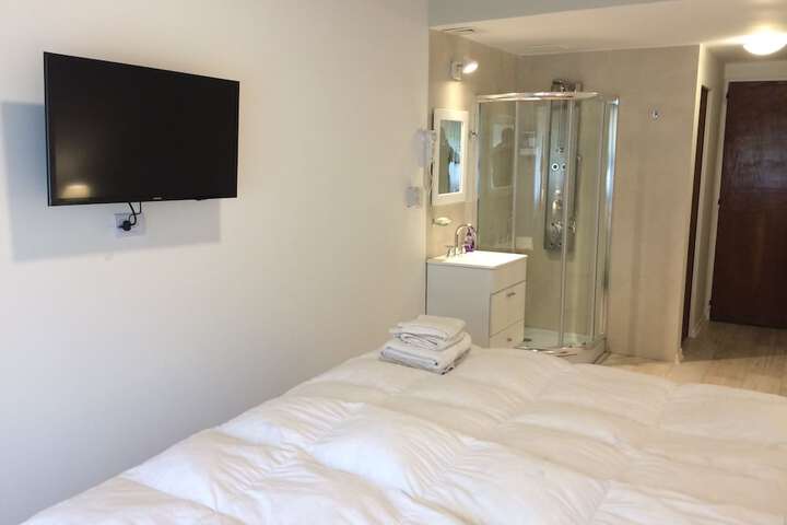 Room 20 of 33
