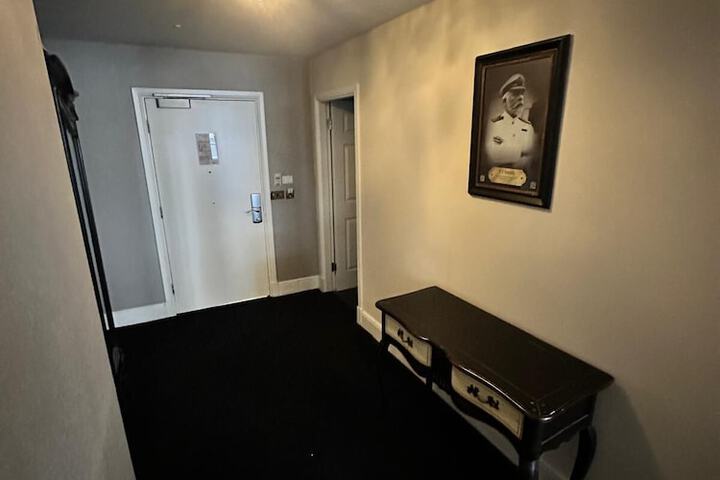 Room 85 of 171