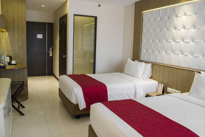 Room 11 of 30