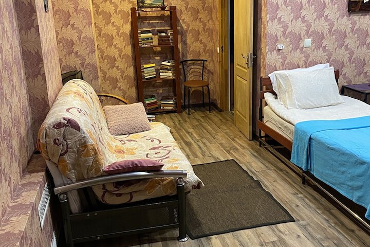 Room 10 of 46