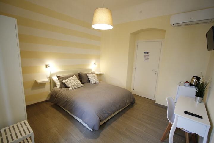 Room 2 of 26