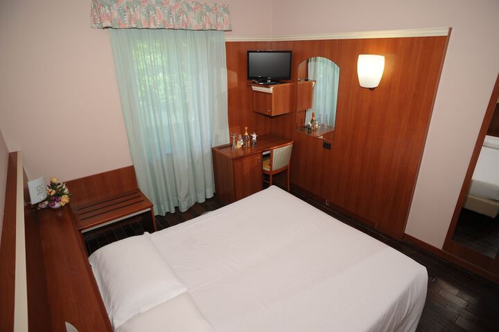 Room 7 of 22