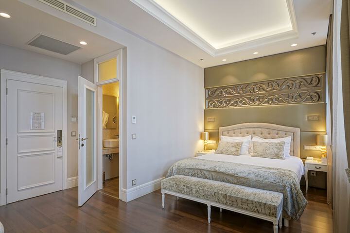 Room 27 of 88