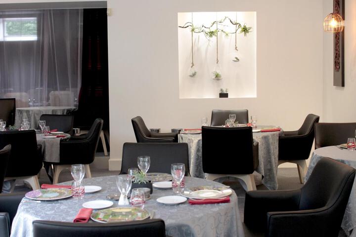 Dining 17 of 20