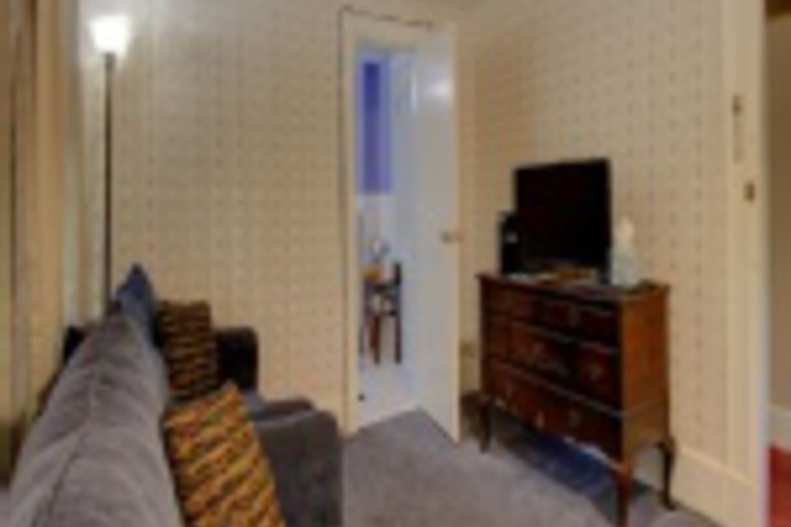 Room 313 of 408