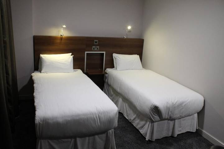 Room 6 of 41