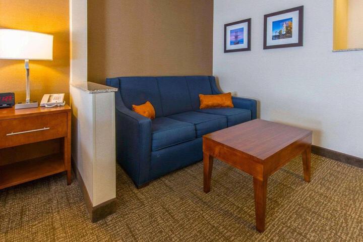 Quadruple Accessible King Size Bed (3 of 5)