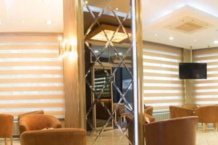 Entrance & Lobby