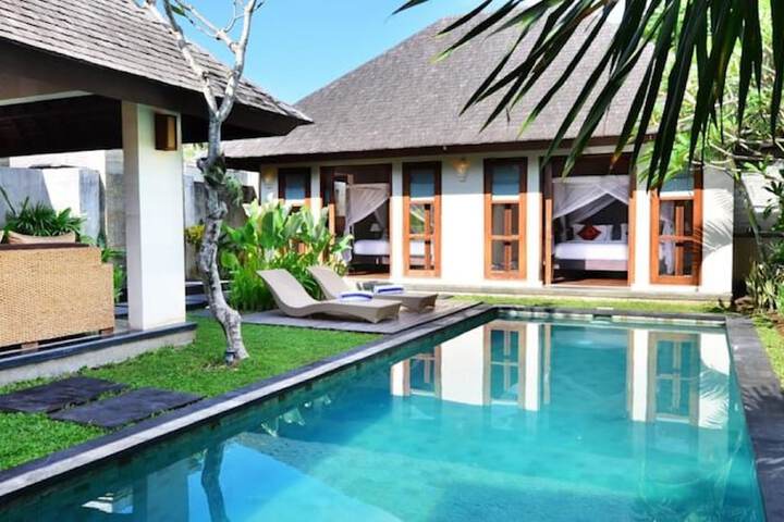 Hotel with Pool