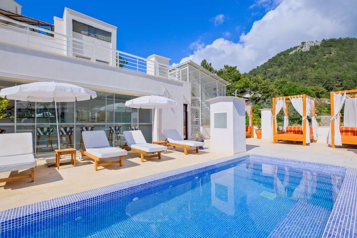 Sundeck 95 of 112