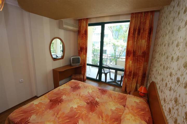 Room 6 of 49