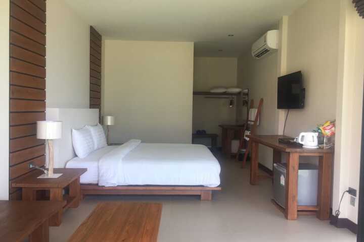 Room 5 of 86